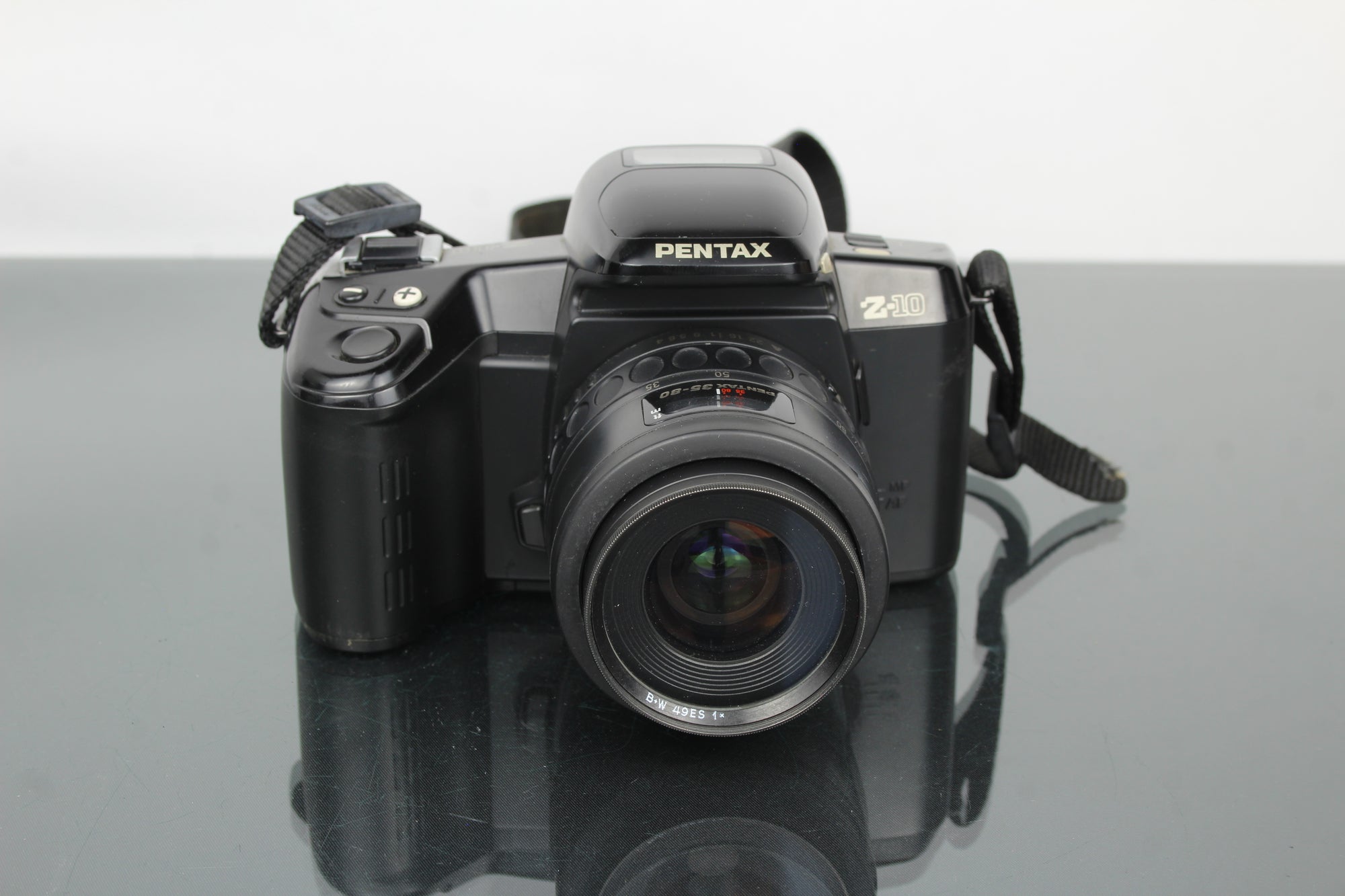 Pentax Z-10 + 1:4-5.6 35-80mm objektiivi