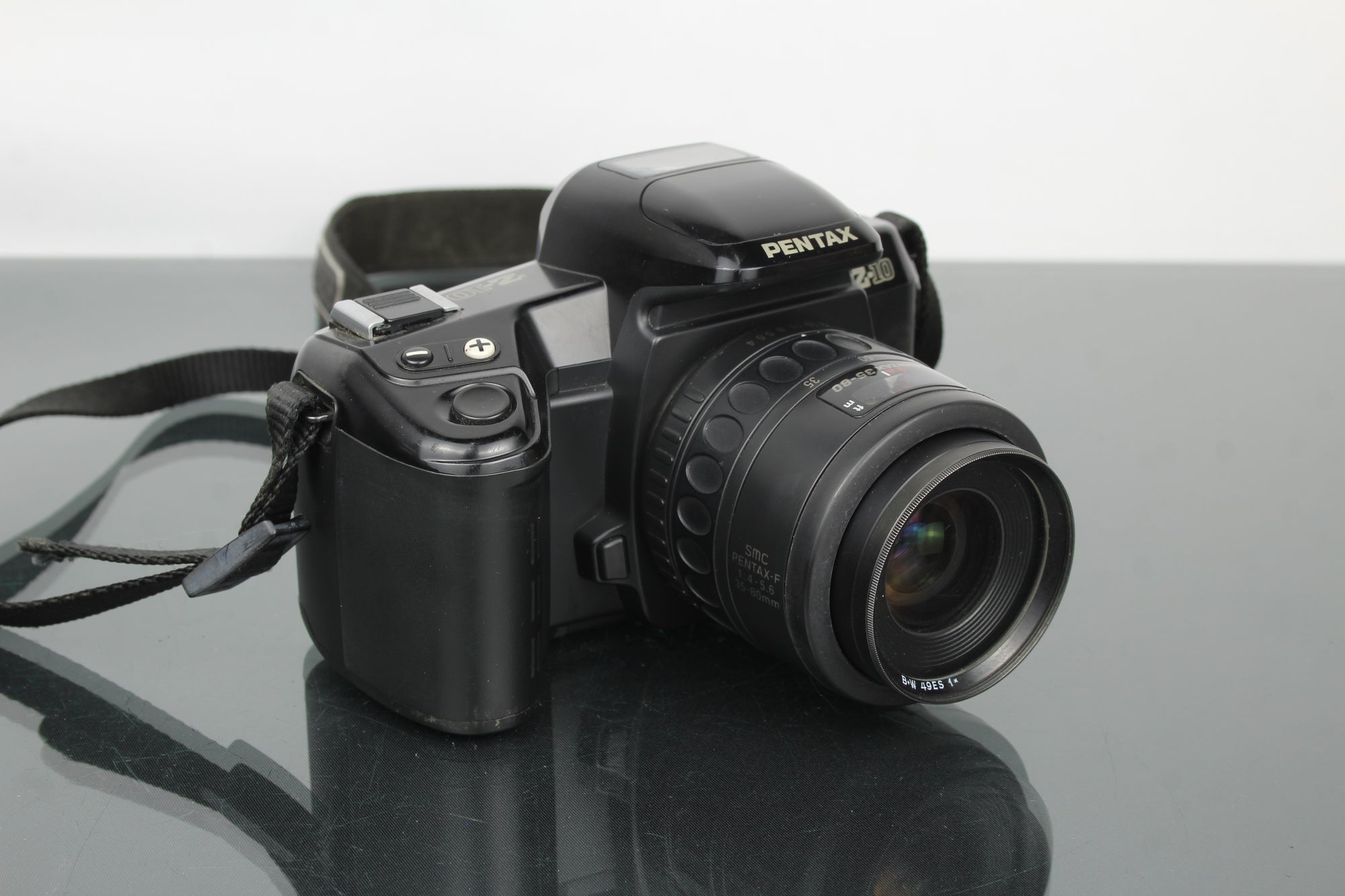 Pentax Z-10 + 1:4-5.6 35-80mm objektiivi