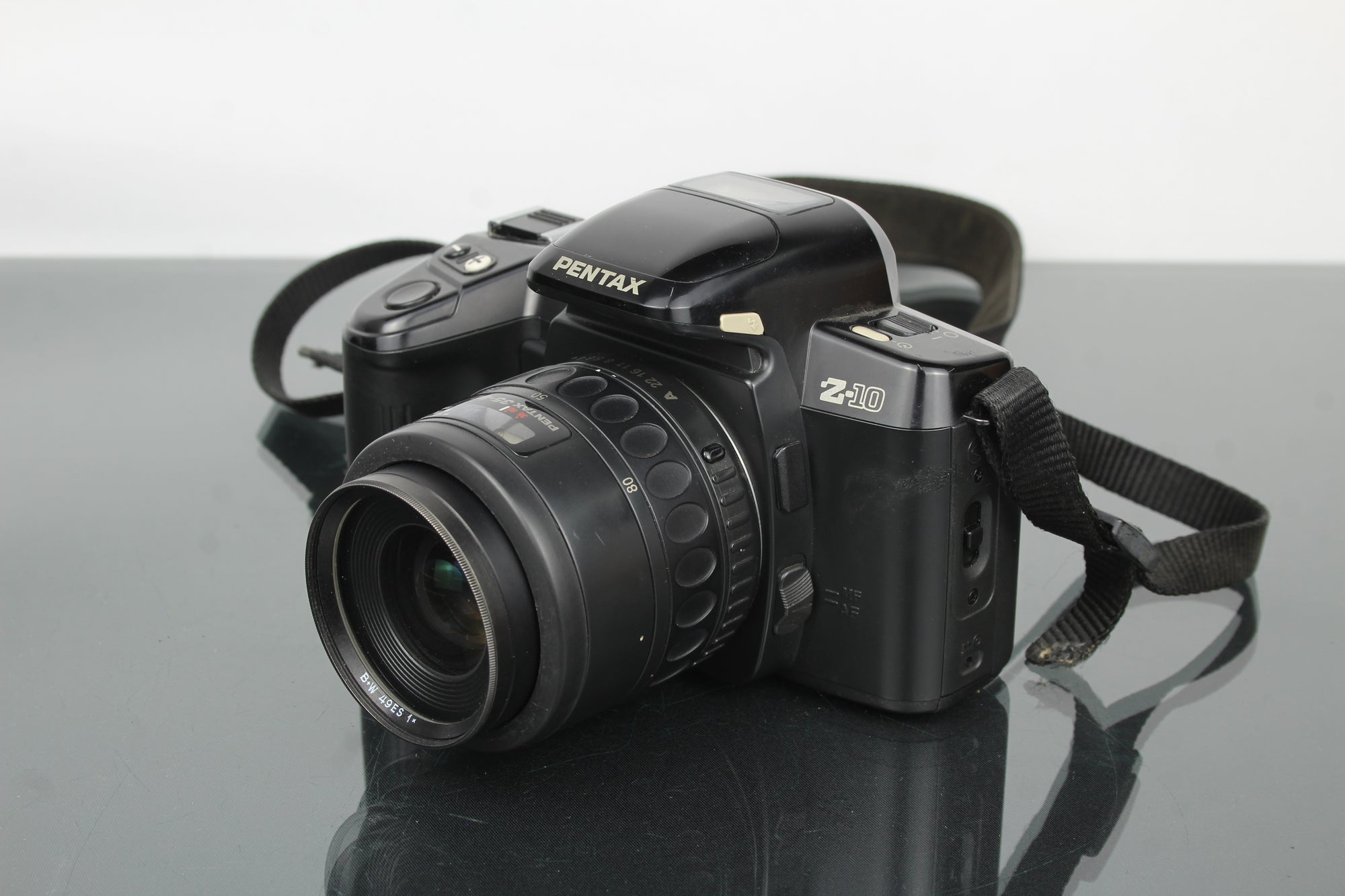 Pentax Z-10 + 1:4-5.6 35-80mm objektiivi