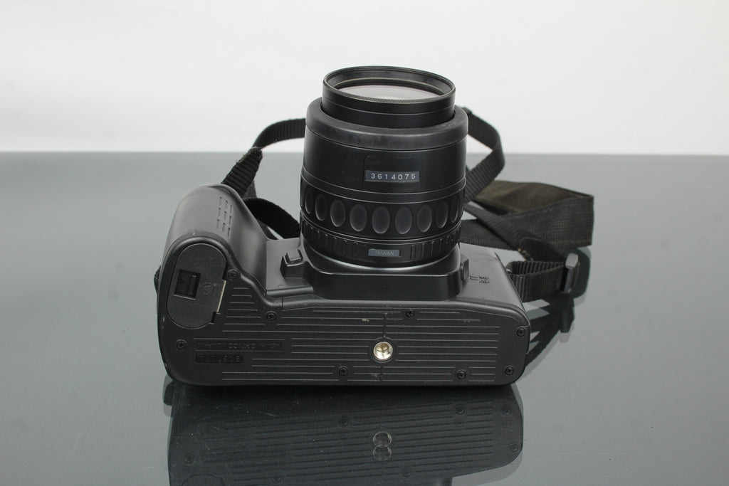 Pentax Z-10 + 1:4-5.6 35-80mm objektiivi