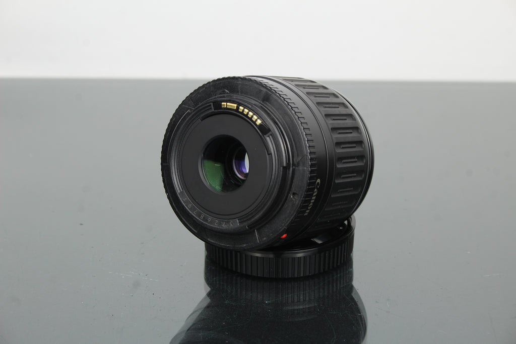 Canon Zoom-objektiivi EF 35-80mm 1:4-5.6 + Canon EF -kiinnitys