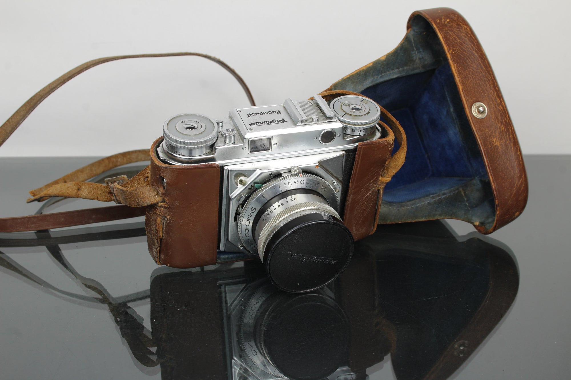 Voigtlander Prominent + 50mm f/1.5 Nokton -objektiivi