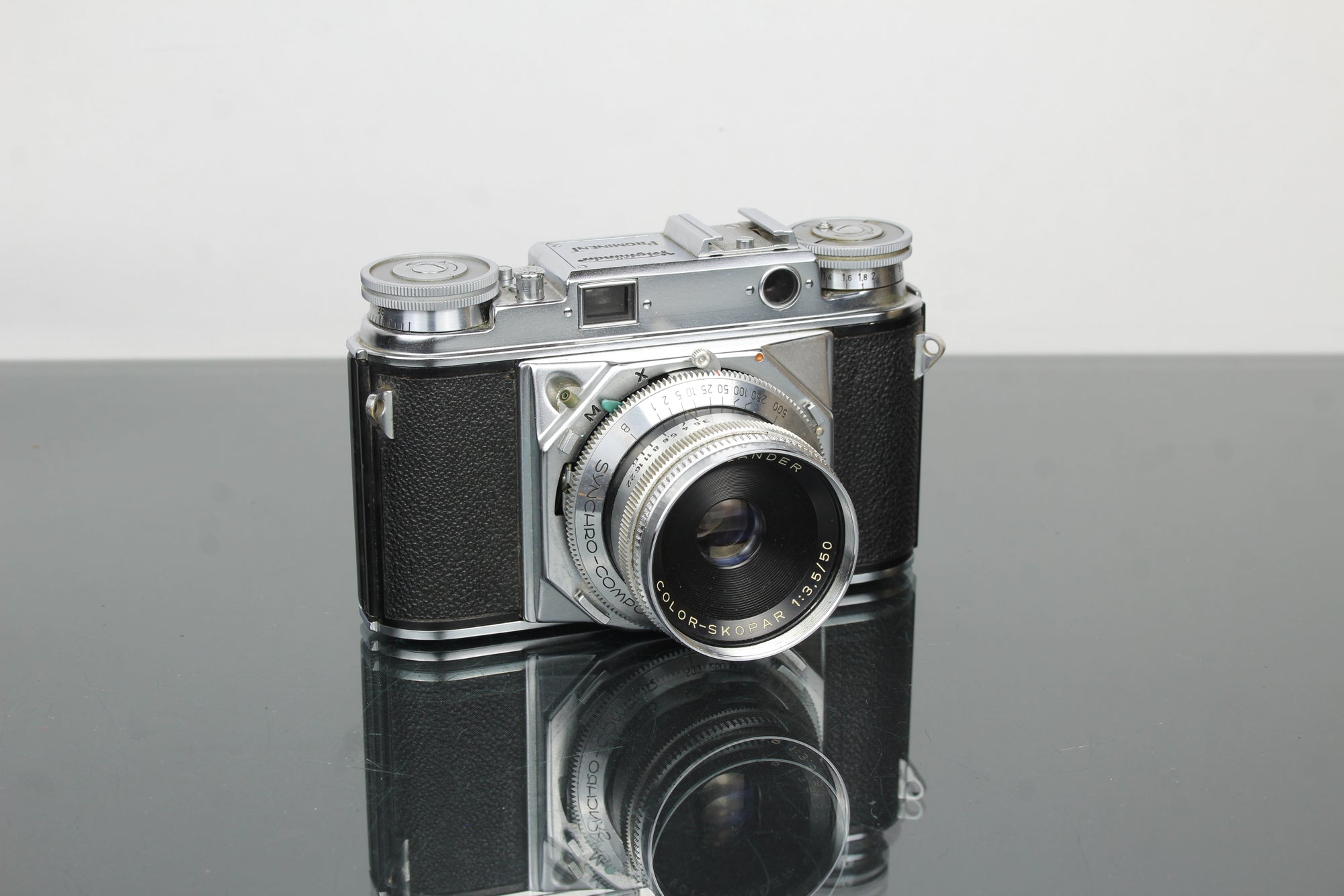 Voigtlander Prominent + 50mm f/1.5 Nokton -objektiivi