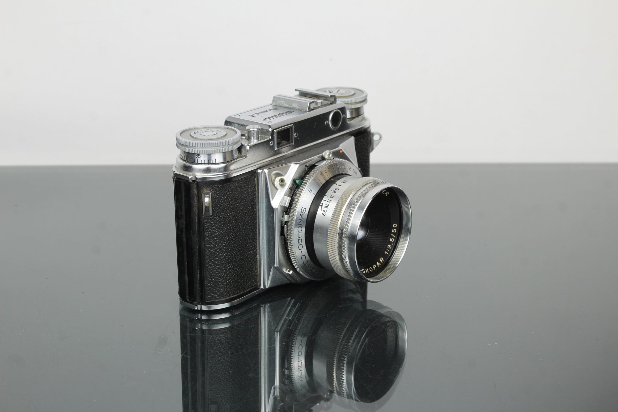 Voigtlander Prominent + 50mm f/1.5 Nokton -objektiivi