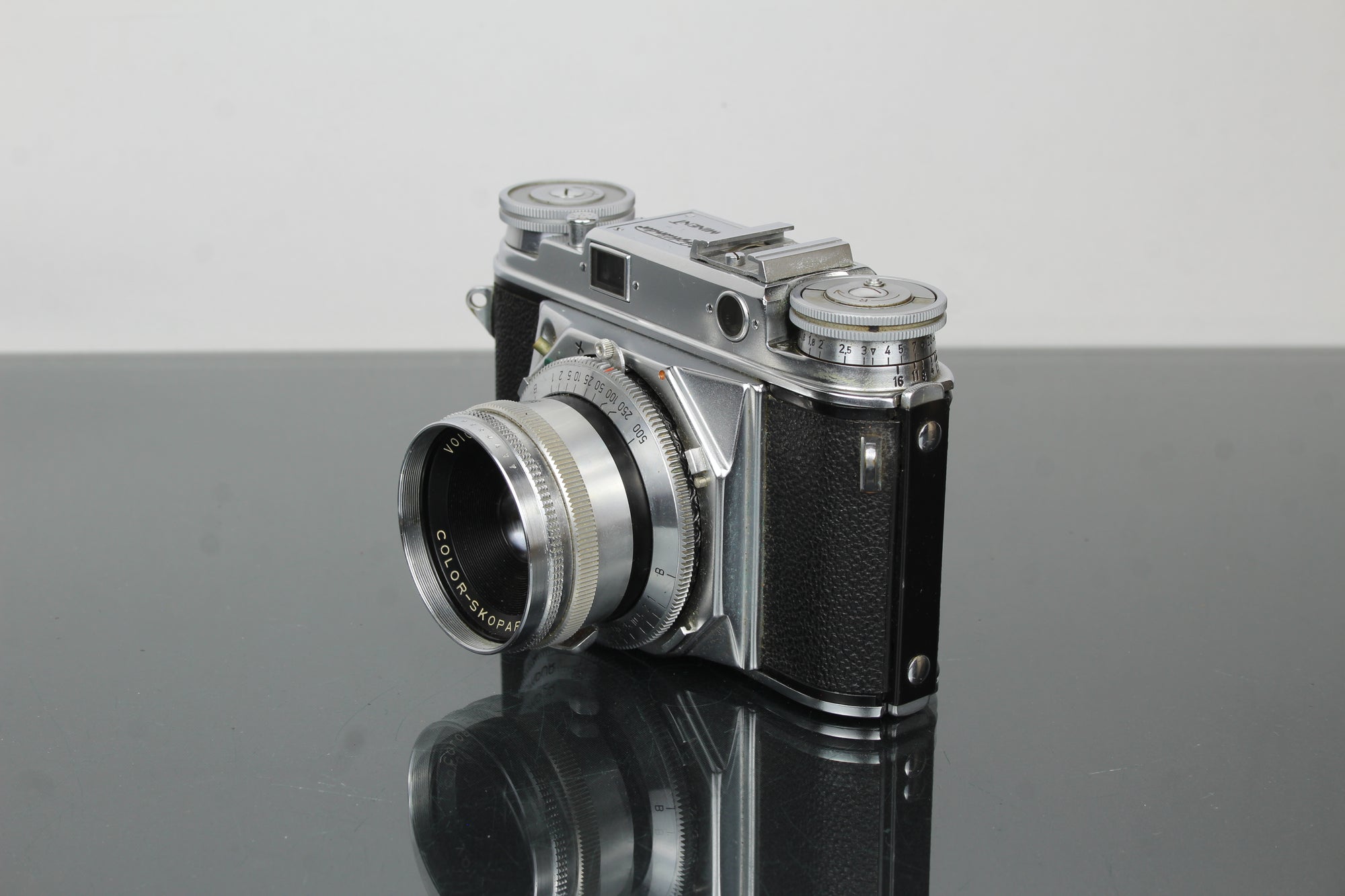 Voigtlander Prominent + 50mm f/1.5 Nokton -objektiivi