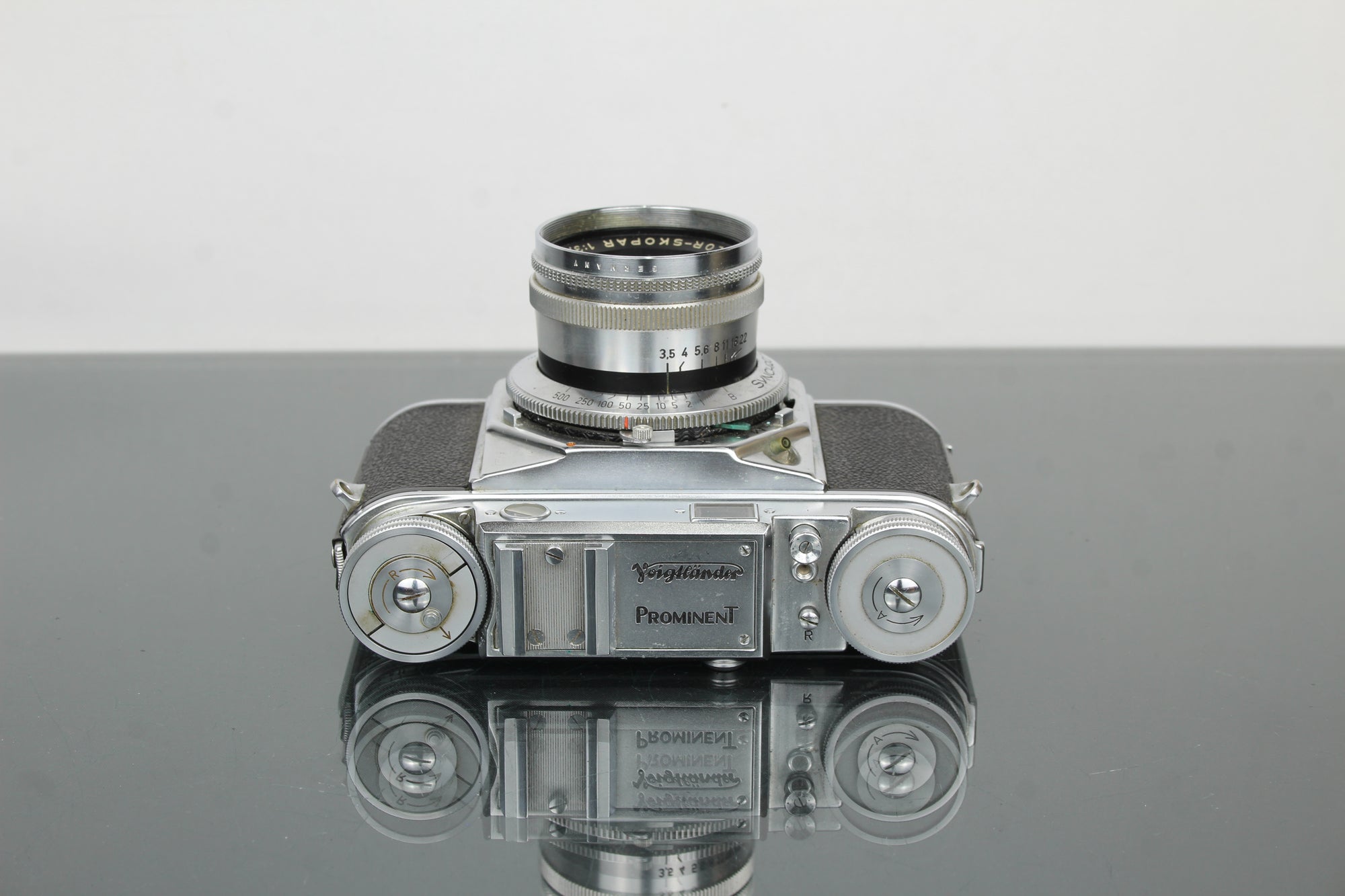 Voigtlander Prominent + 50mm f/1.5 Nokton -objektiivi
