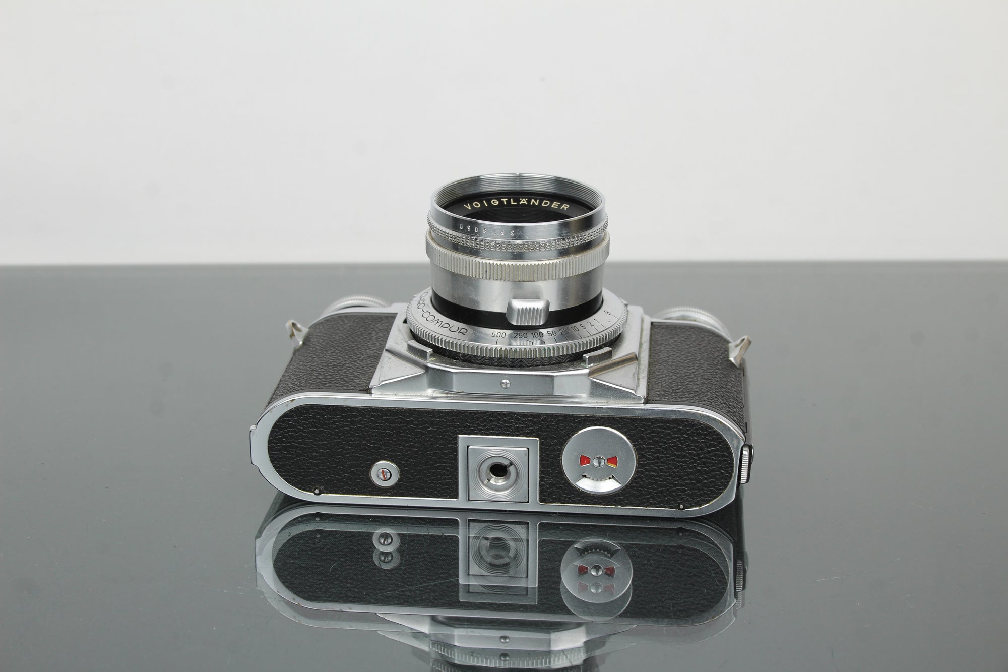 Voigtlander Prominent + 50mm f/1.5 Nokton -objektiivi