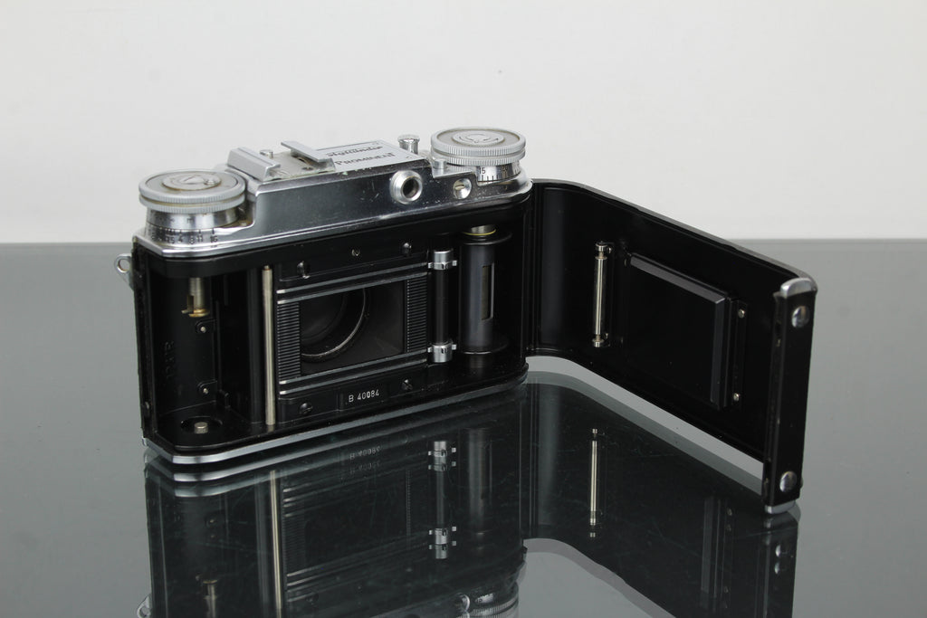 Voigtlander Prominent + 50mm f/1.5 Nokton -objektiivi