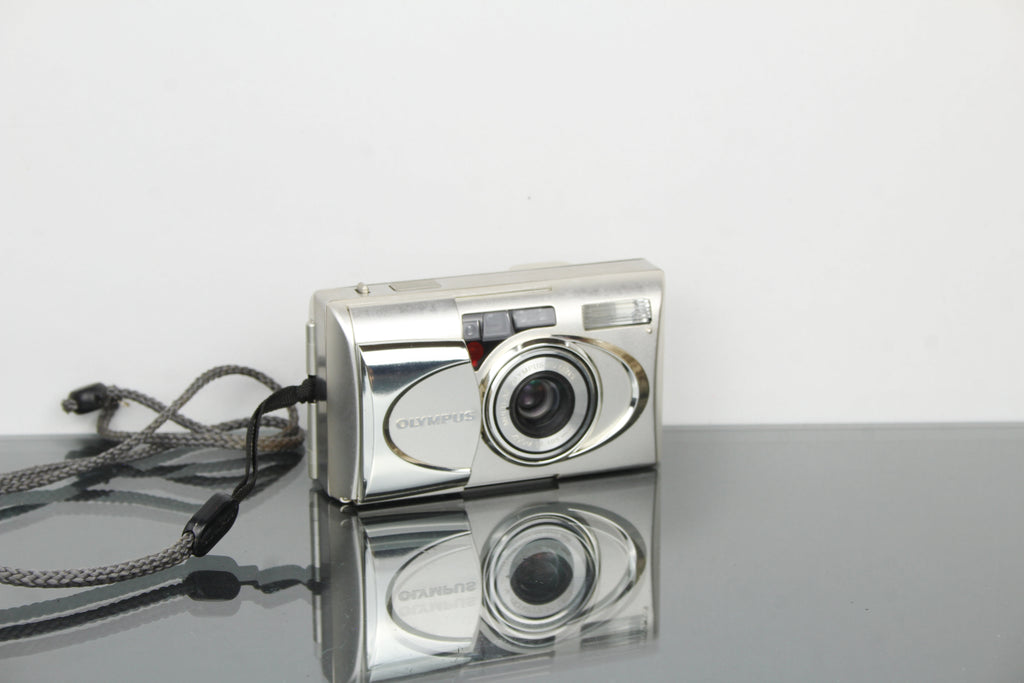 Olympus Mju-V Kaikki säänkestävä