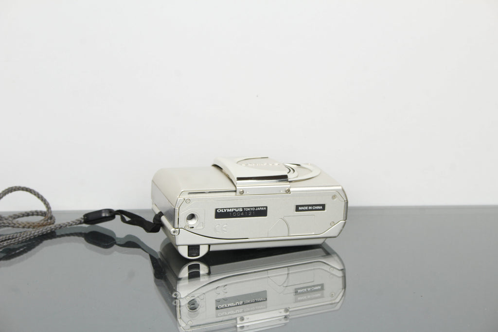 Olympus Mju-V Kaikki säänkestävä