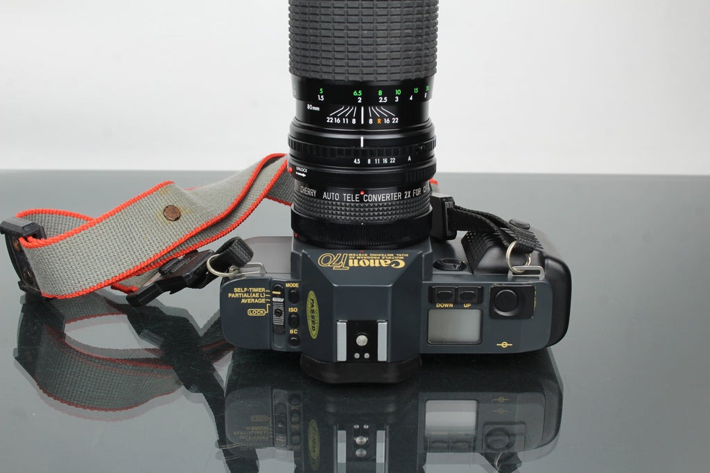 Canon T70 + Sigma 80-200mm f/4.5-5.6 FD objektiivi