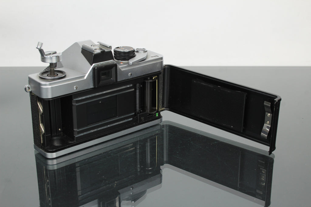 <tc>Praktica</tc> super TL2 + Pentacon sähköinen 50mm 1.8 M42 objektiivi