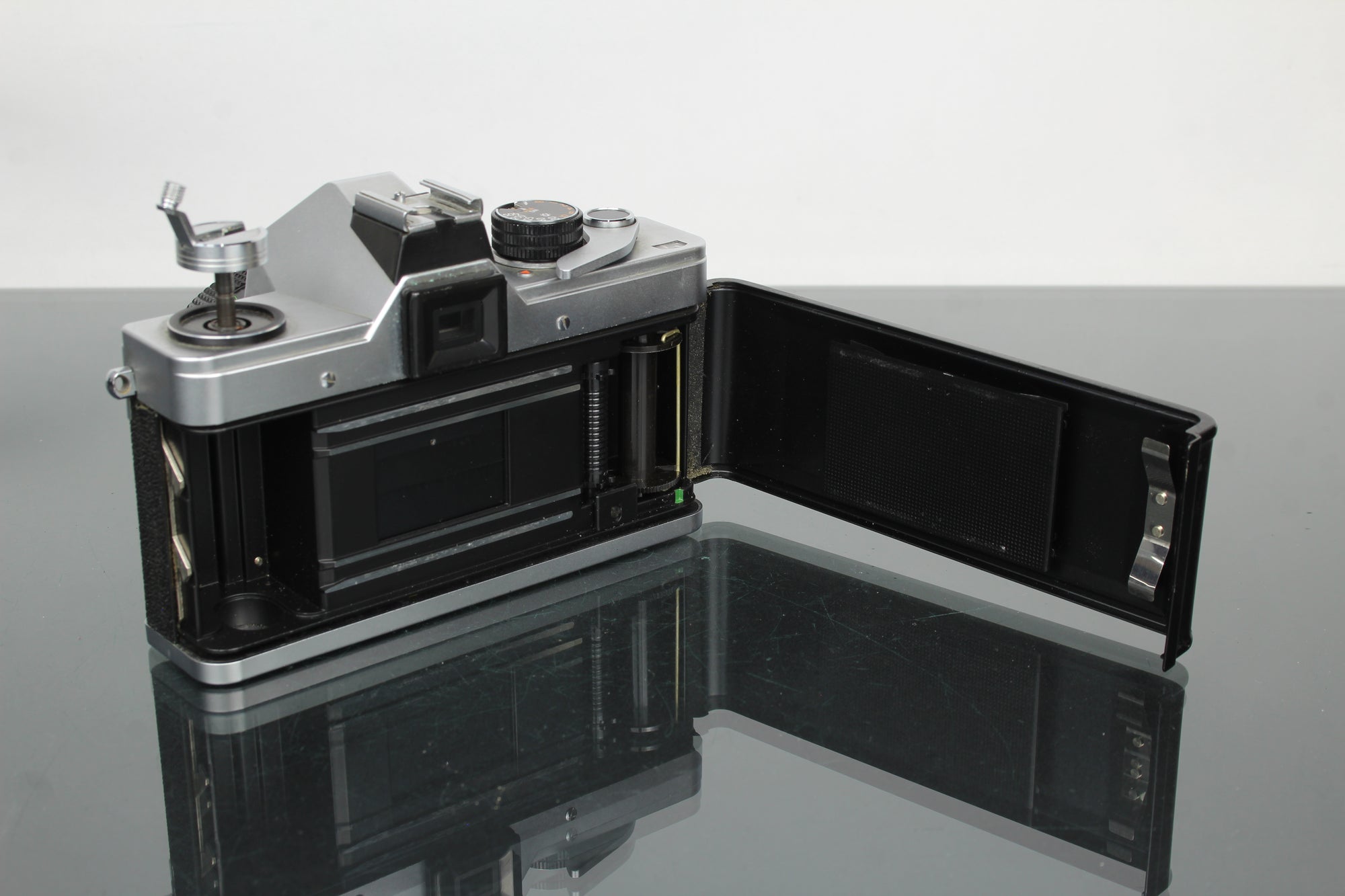 <tc>Praktica</tc> super TL2 + Pentacon sähköinen 50mm 1.8 M42 objektiivi