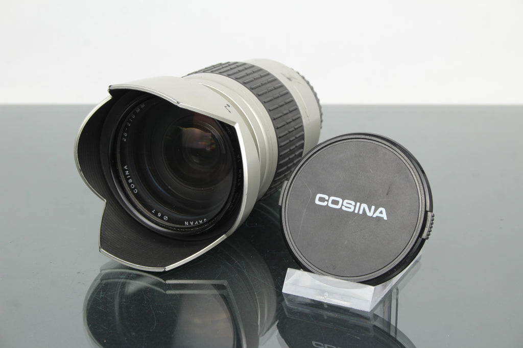 Cosina 28-210mm MC 1:4.2-6.5 Canon EF -kiinnitys