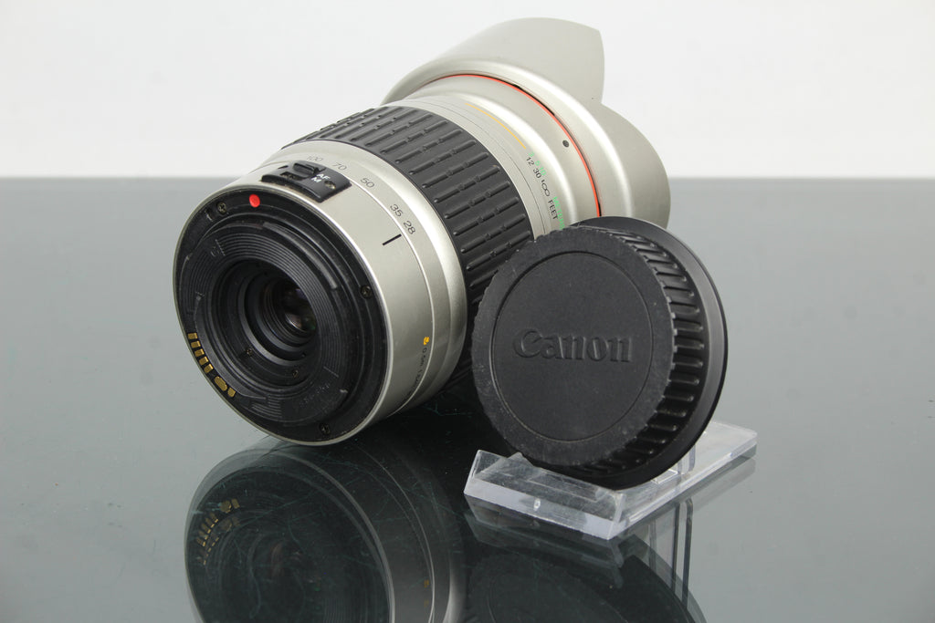 Cosina 28-210mm MC 1:4.2-6.5 Canon EF -kiinnitys