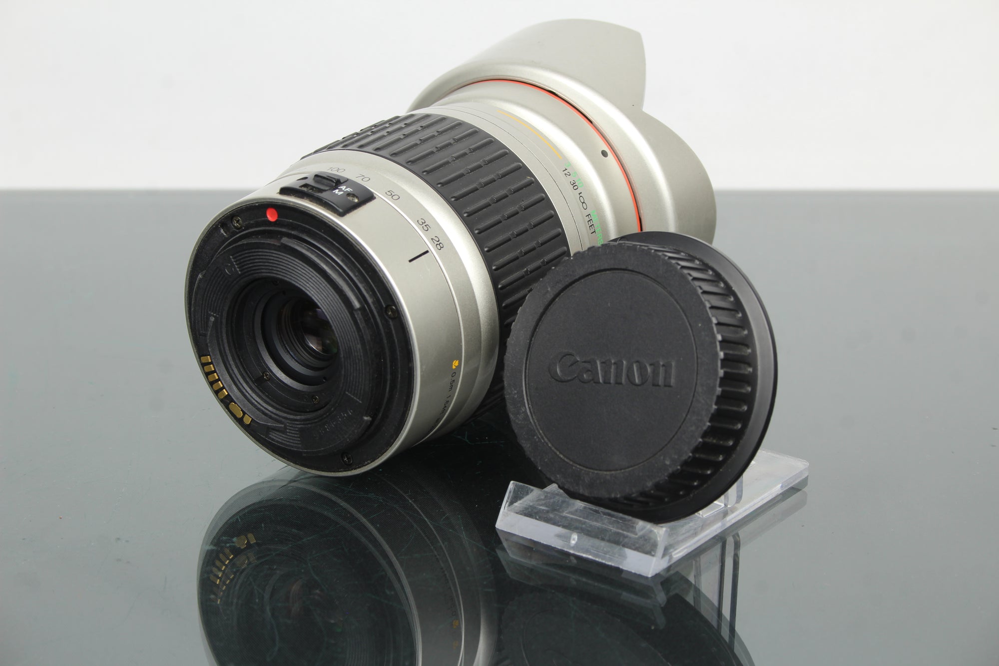 Cosina 28-210mm MC 1:4.2-6.5 Canon EF -kiinnitys