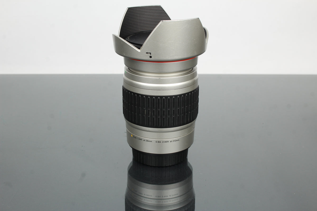 Cosina 28-210mm MC 1:4.2-6.5 Canon EF -kiinnitys
