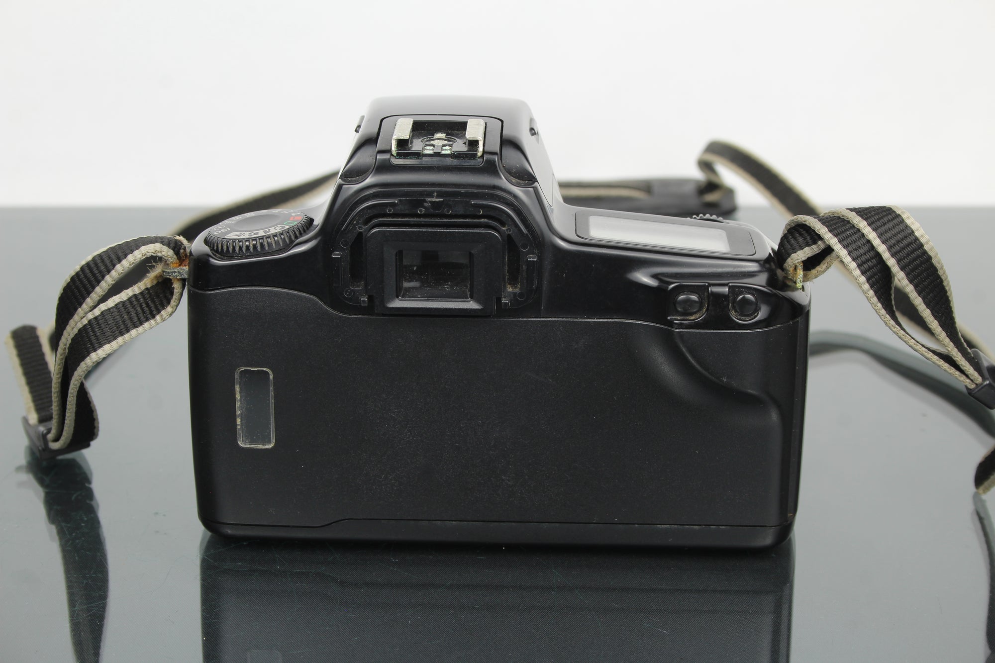 Canon EOS 1000f + 35-80mm 1:4-5.6 objektiivi