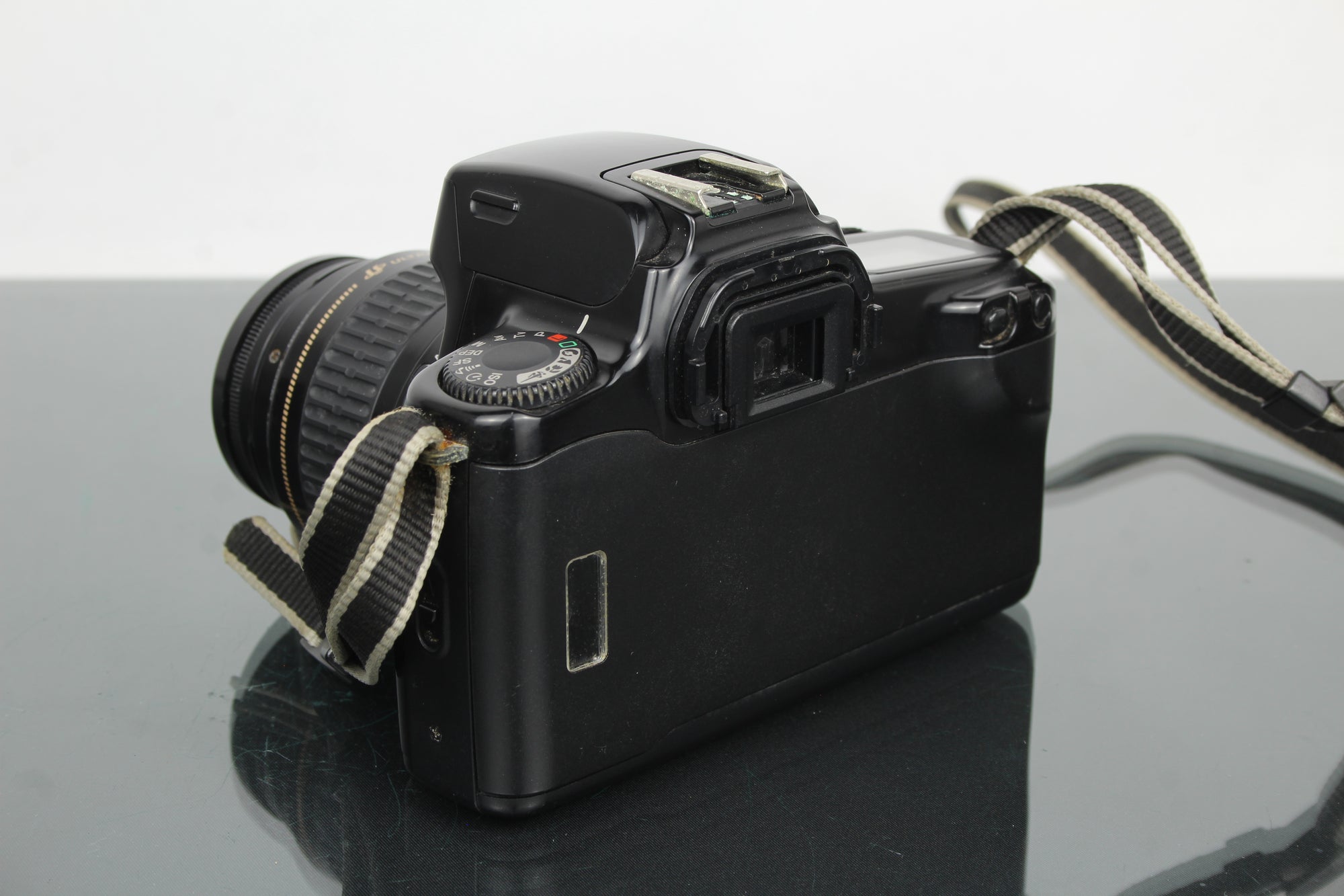 Canon EOS 1000f + 35-80mm 1:4-5.6 objektiivi