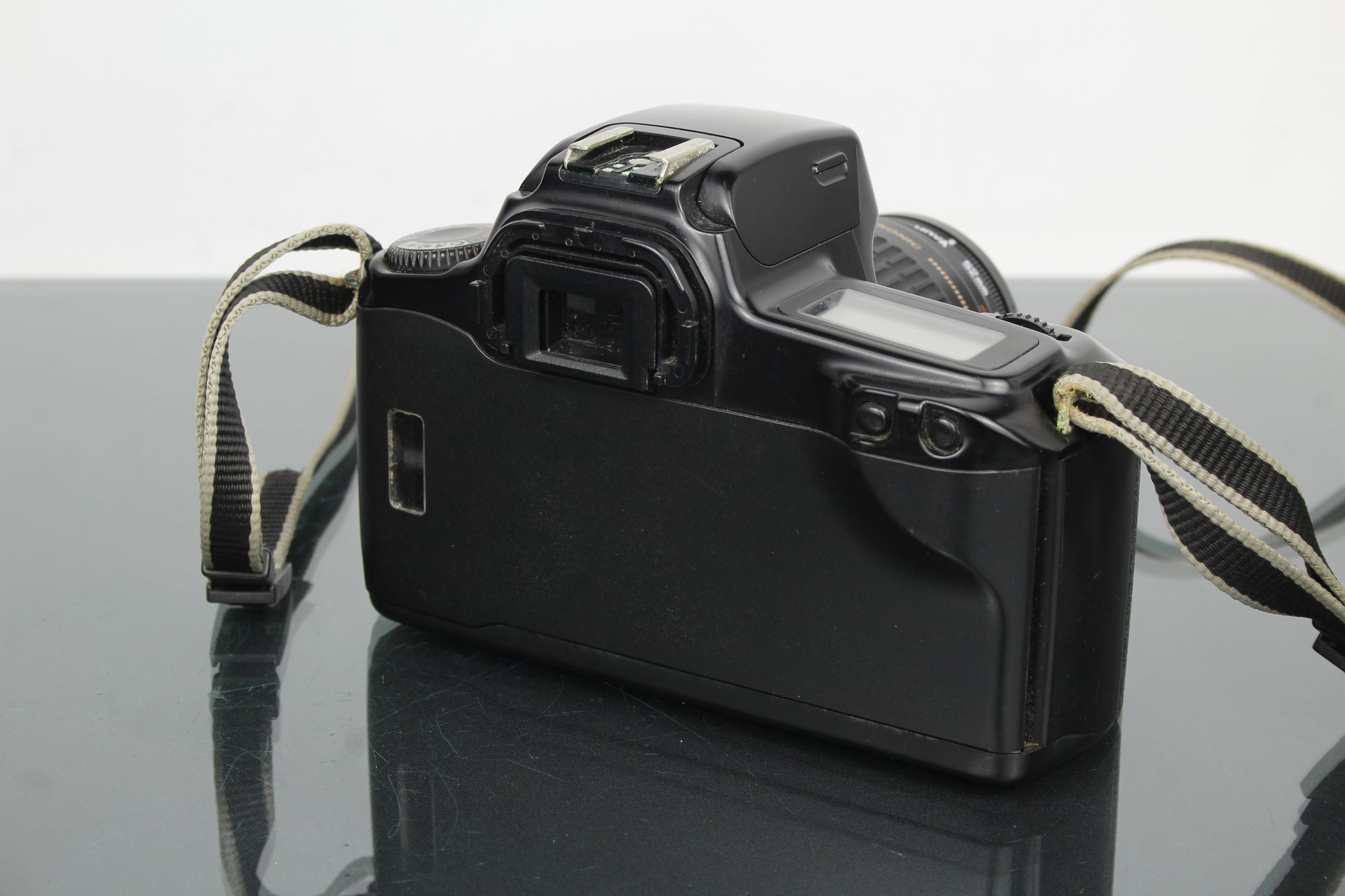 Canon EOS 1000f + 35-80mm 1:4-5.6 objektiivi