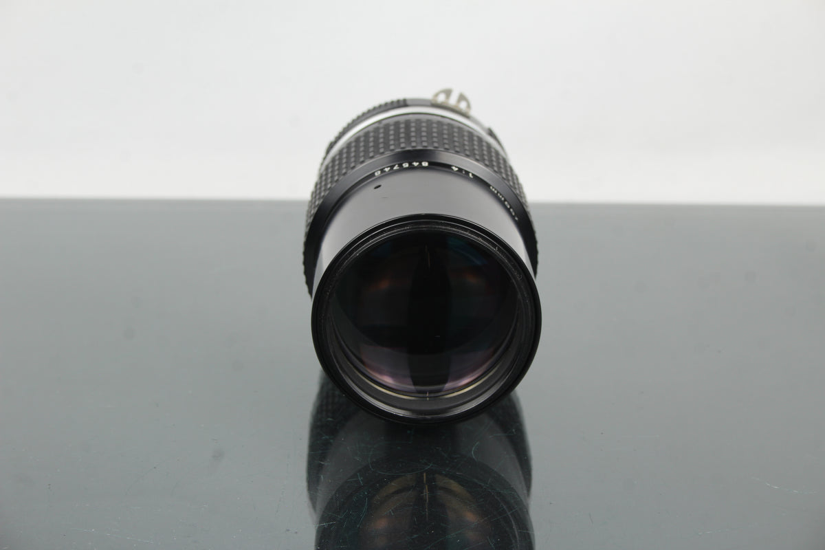 Nikkor 200mm 1:4 Nikon F kiinnitys