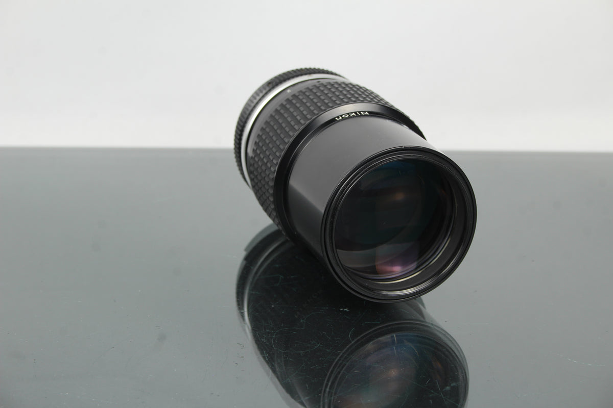 Nikkor 200mm 1:4 Nikon F kiinnitys