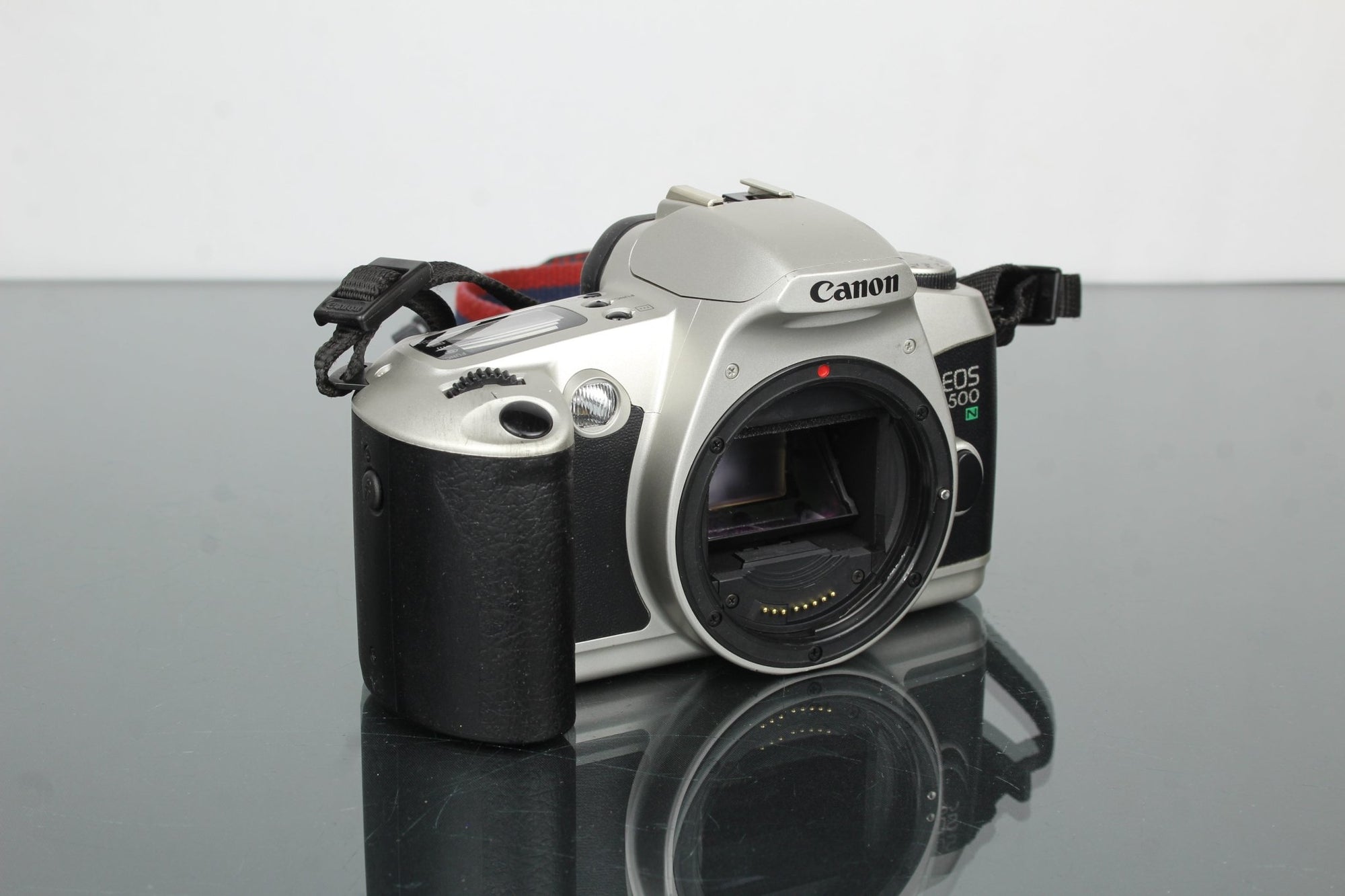 Canon EOS 500n - Dutch|Thrift
