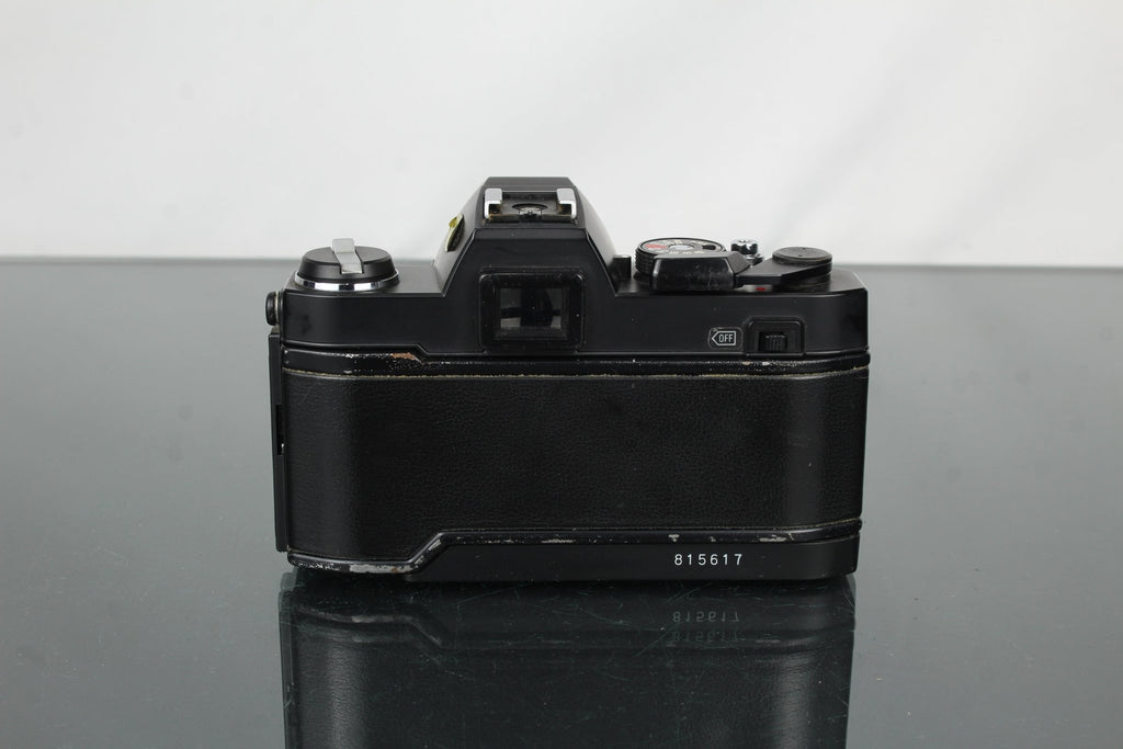 Konica Autoreflex TC + Konica Hexanon AR 28mm F3.5 - Dutch|Thrift