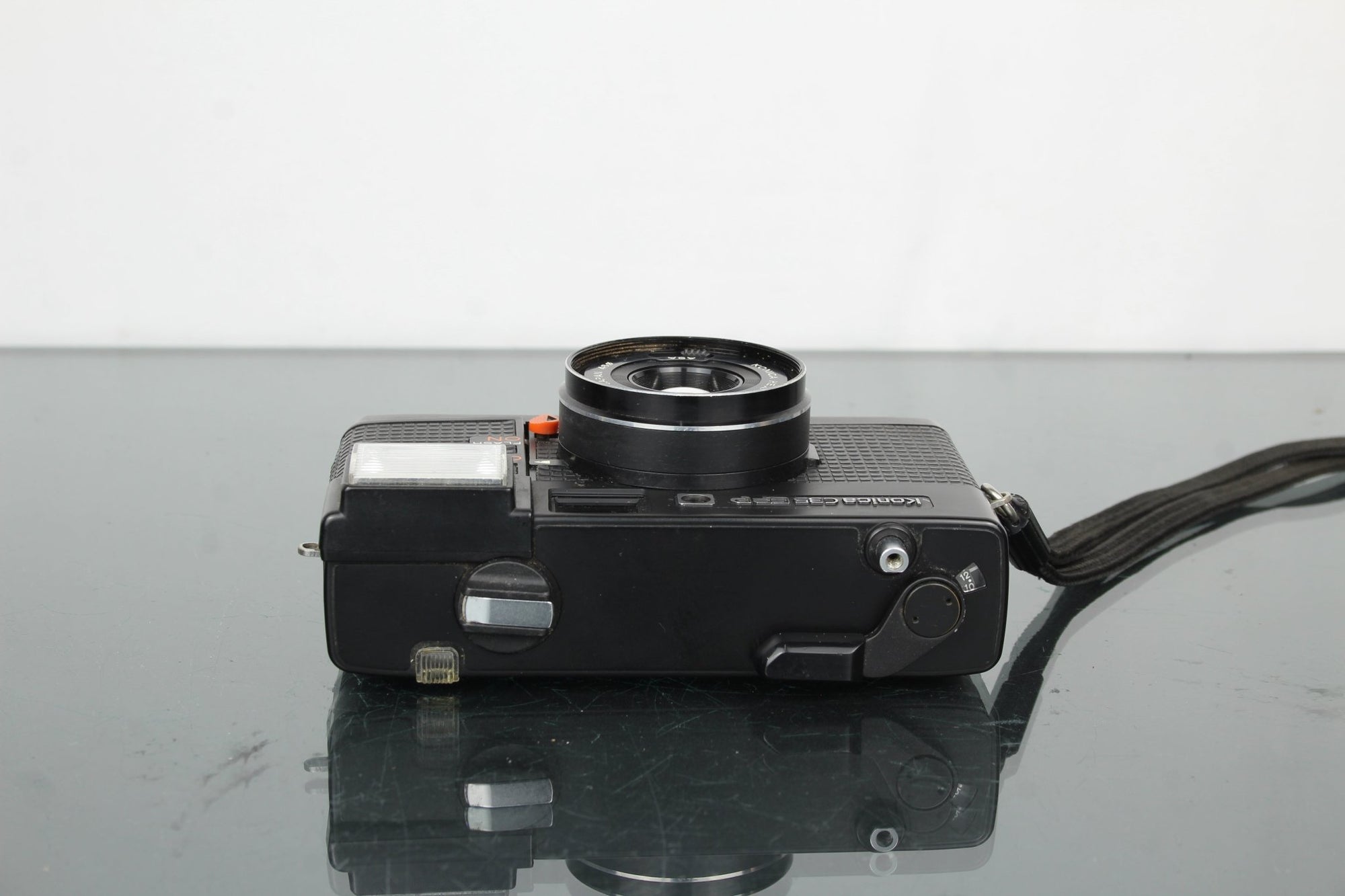 Konica C35 EF P - Dutch|Thrift