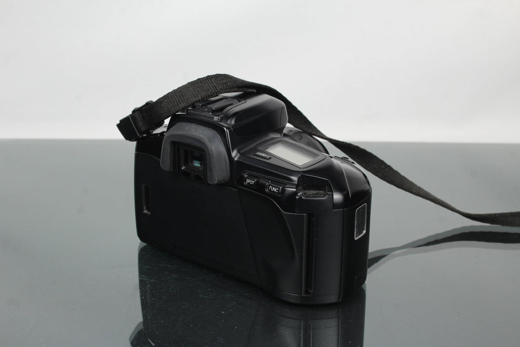 Minolta Dynax 5xl + 35 - 80mm 1:4(22) - 5.6 lens - Dutch|Thrift