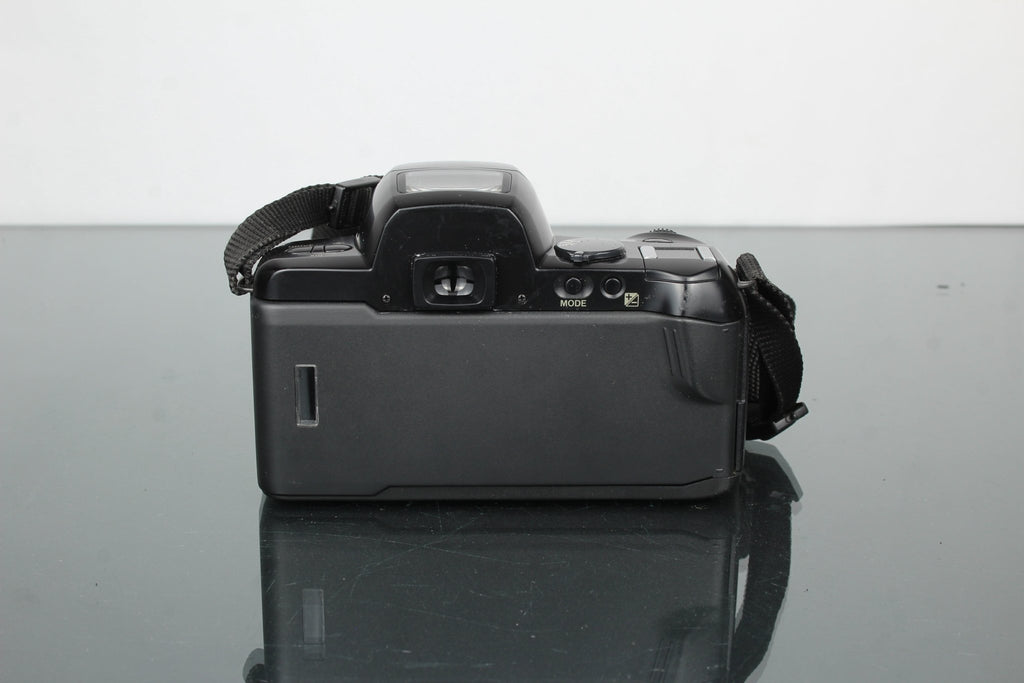 Pentax Z - 70 + SMC Pentax - F 1:4 - 5.6 35 - 80mm - Dutch|Thrift
