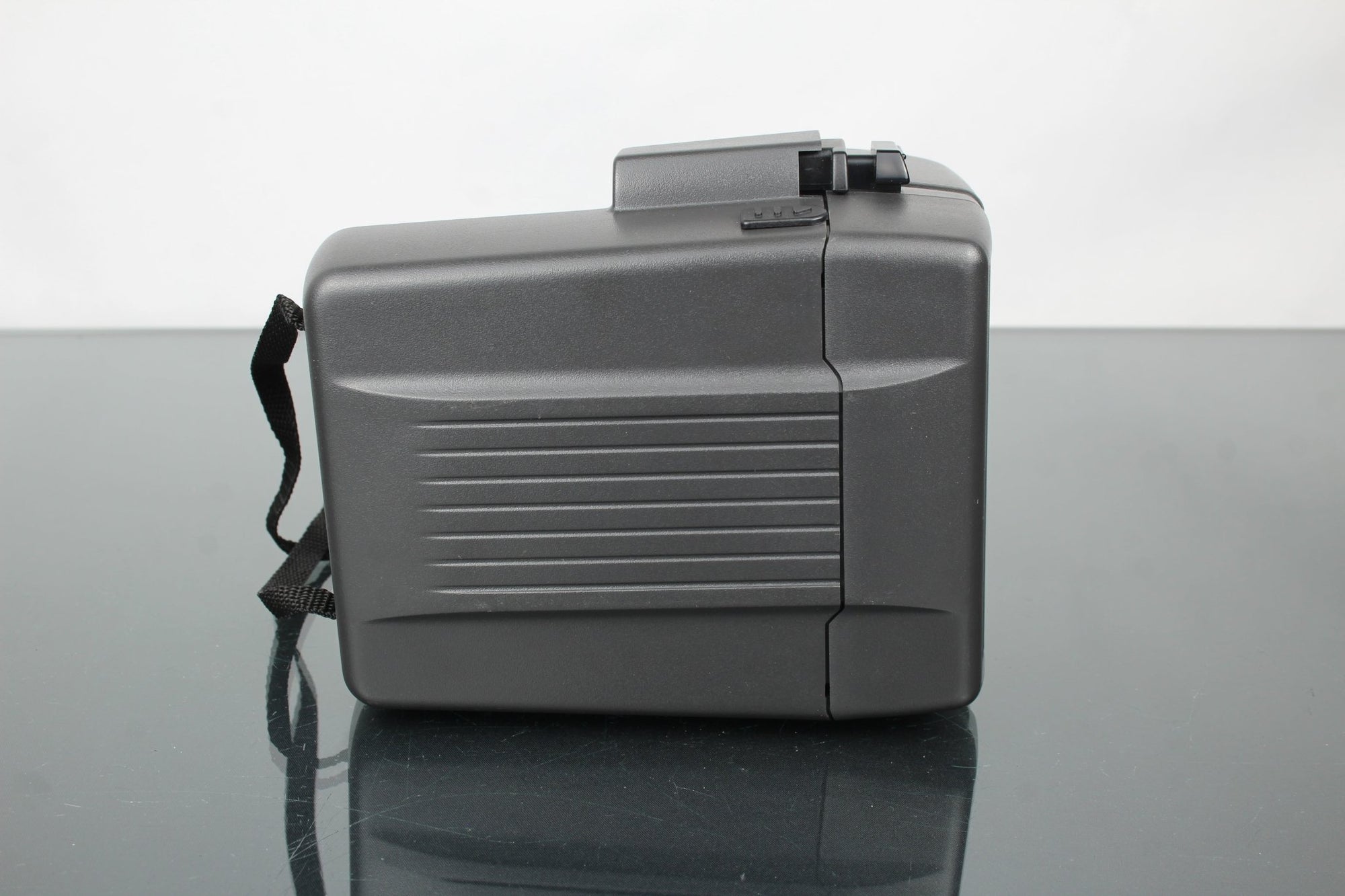 Polaroid 636 Closeup - Dutch|Thrift