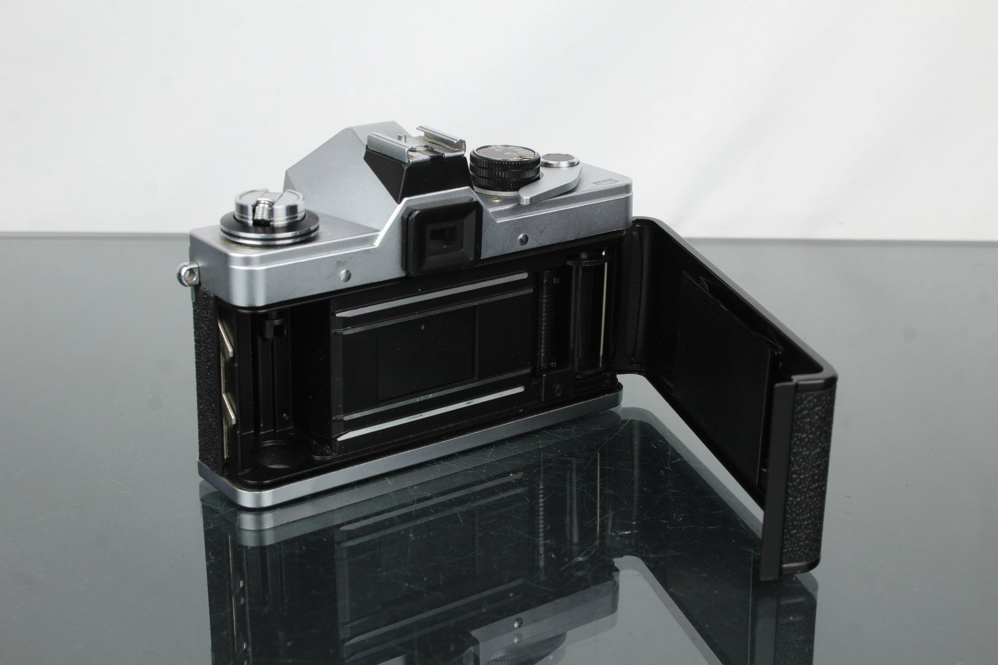 Praktica L + Domiplan 2.8/50 - Dutch|Thrift