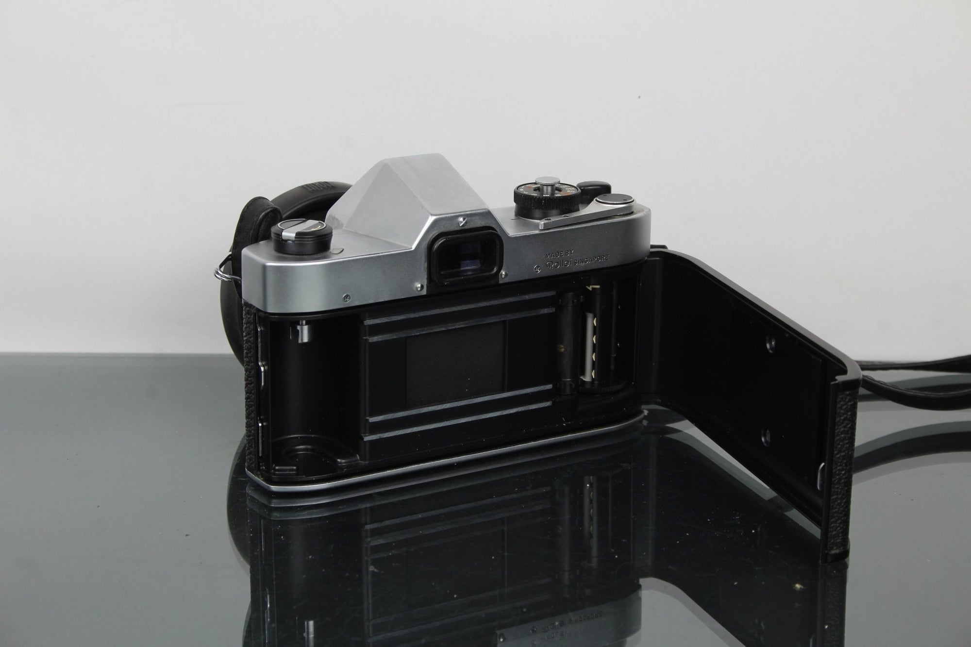 Rolleiflex SL35 + 50mm f/1.8 Rollei QBM lens - Dutch|Thrift
