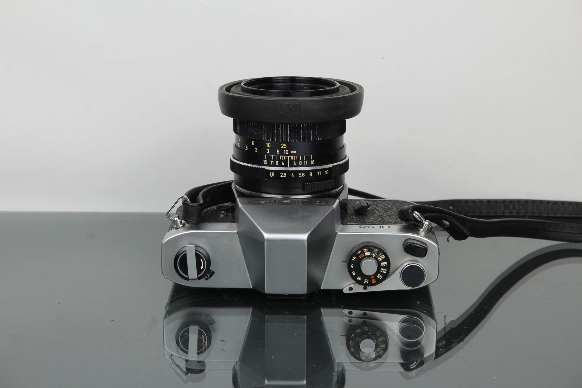 Rolleiflex SL35 + 50mm f/1.8 Rollei QBM lens - Dutch|Thrift