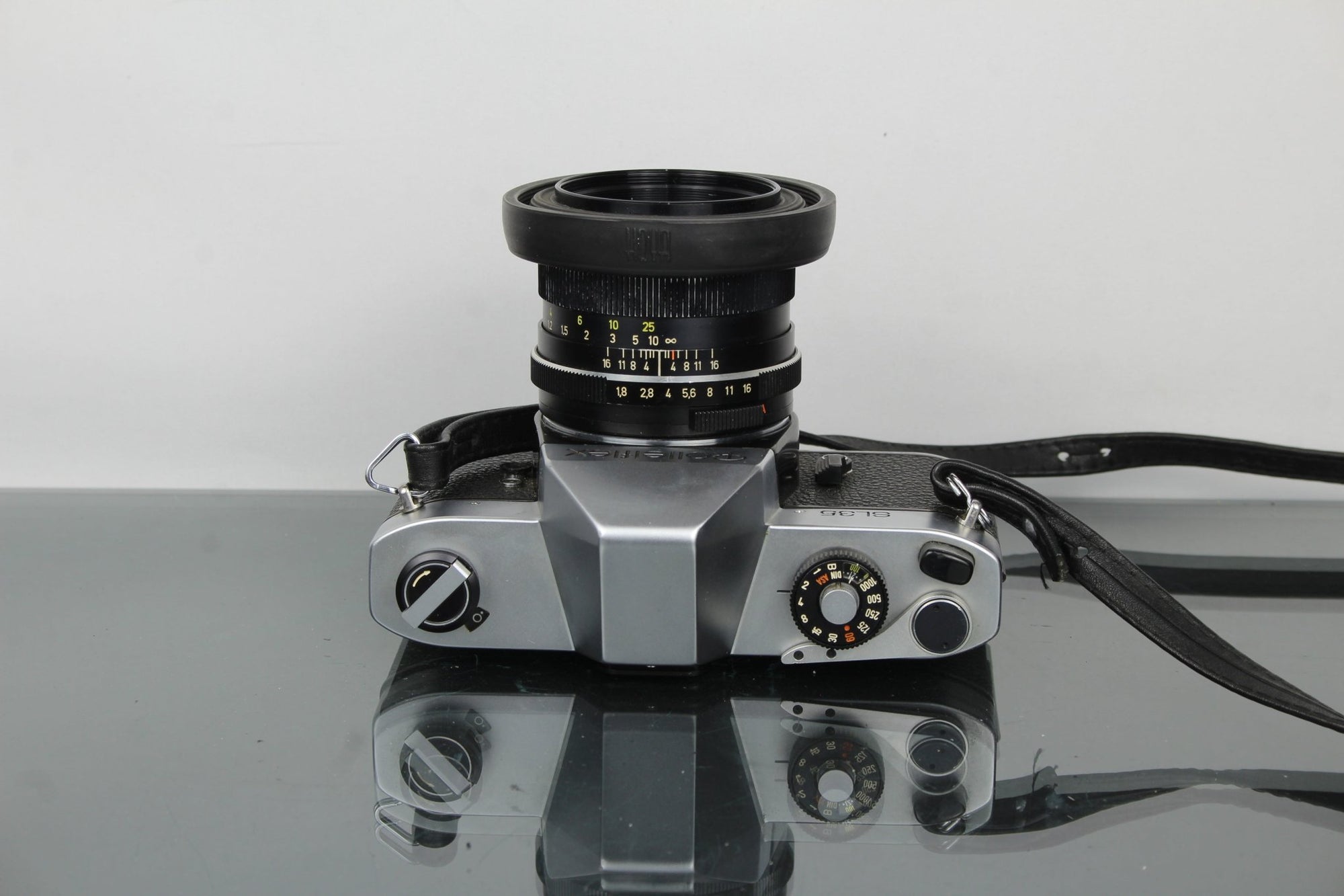 Rolleiflex SL35 + 50mm f/1.8 Rollei QBM lens - Dutch|Thrift