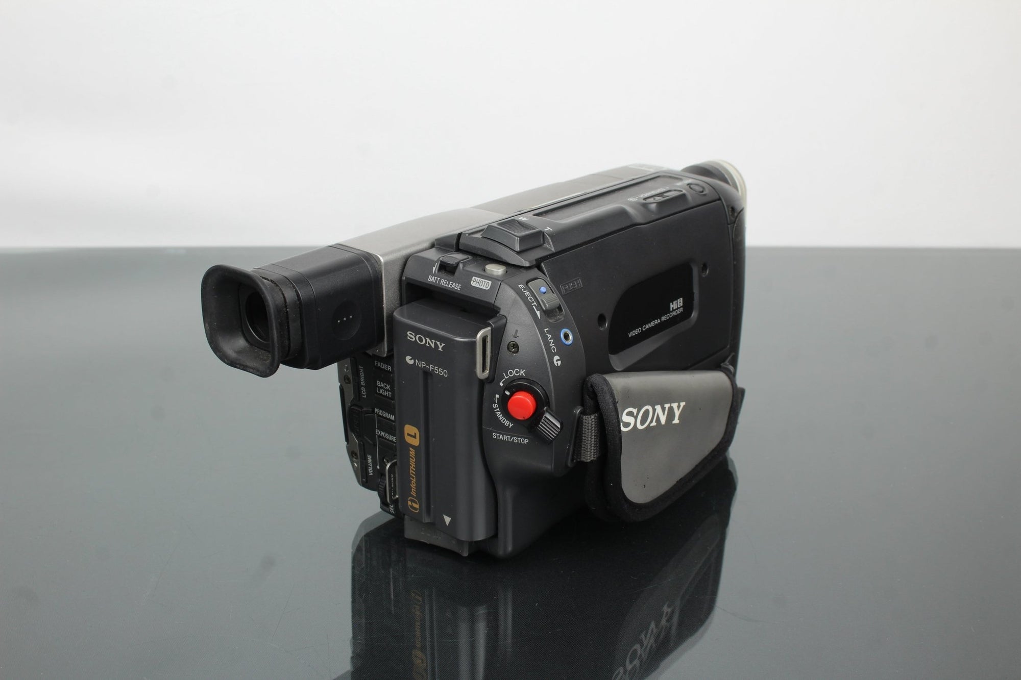 Sony Handycam CCD - TRV66E Hi8 - Dutch|Thrift