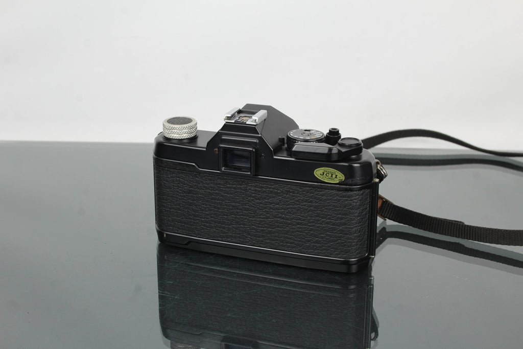 Yashica FX - 3 super 2000 + ML 50mm 1:1.9 lens - Dutch|Thrift