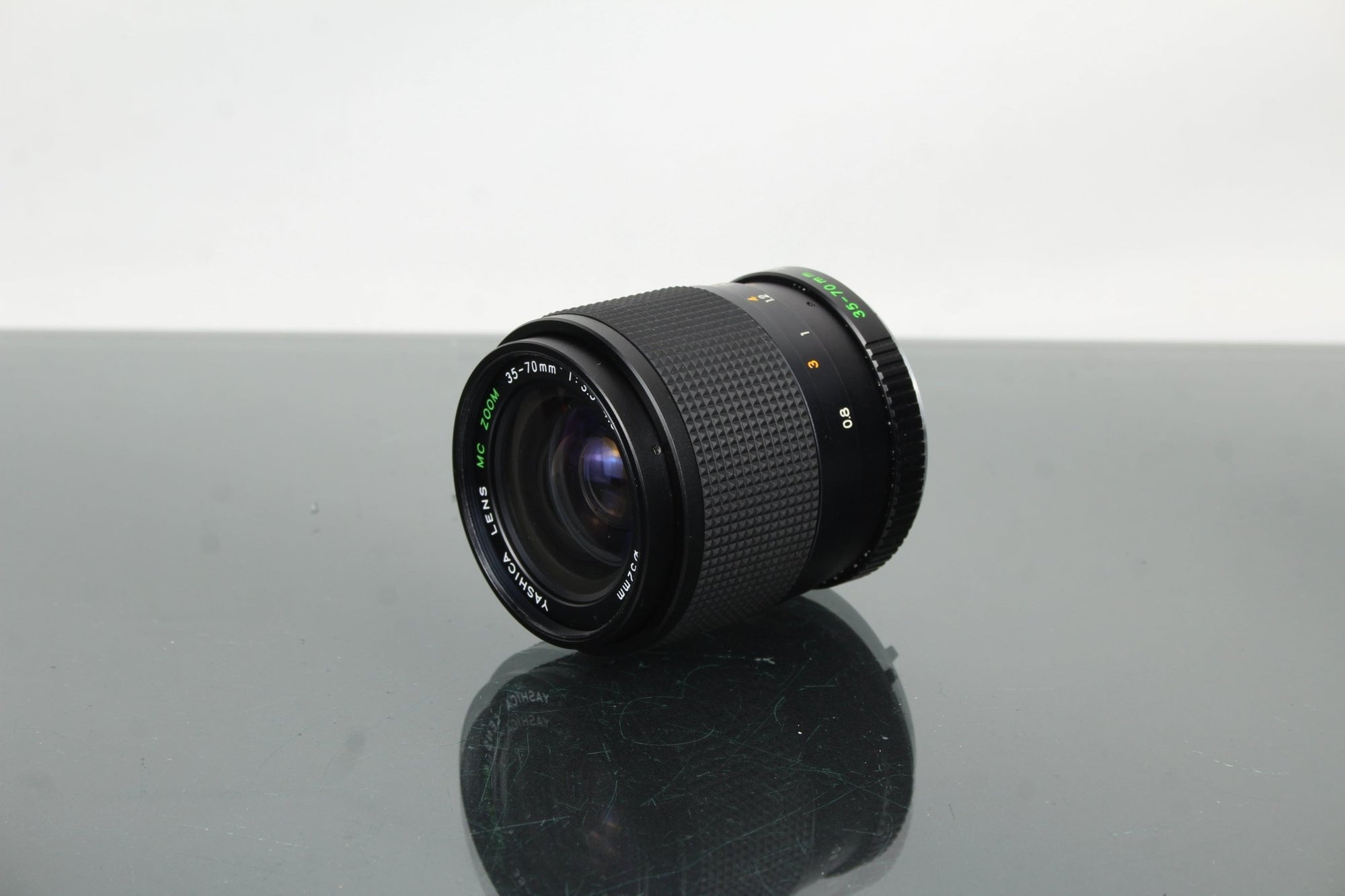 Yashica Lens MC ZOOM 35 - 70MM 1:3.5 - 4.5 (Contax/Yashica mount) - Dutch|Thrift