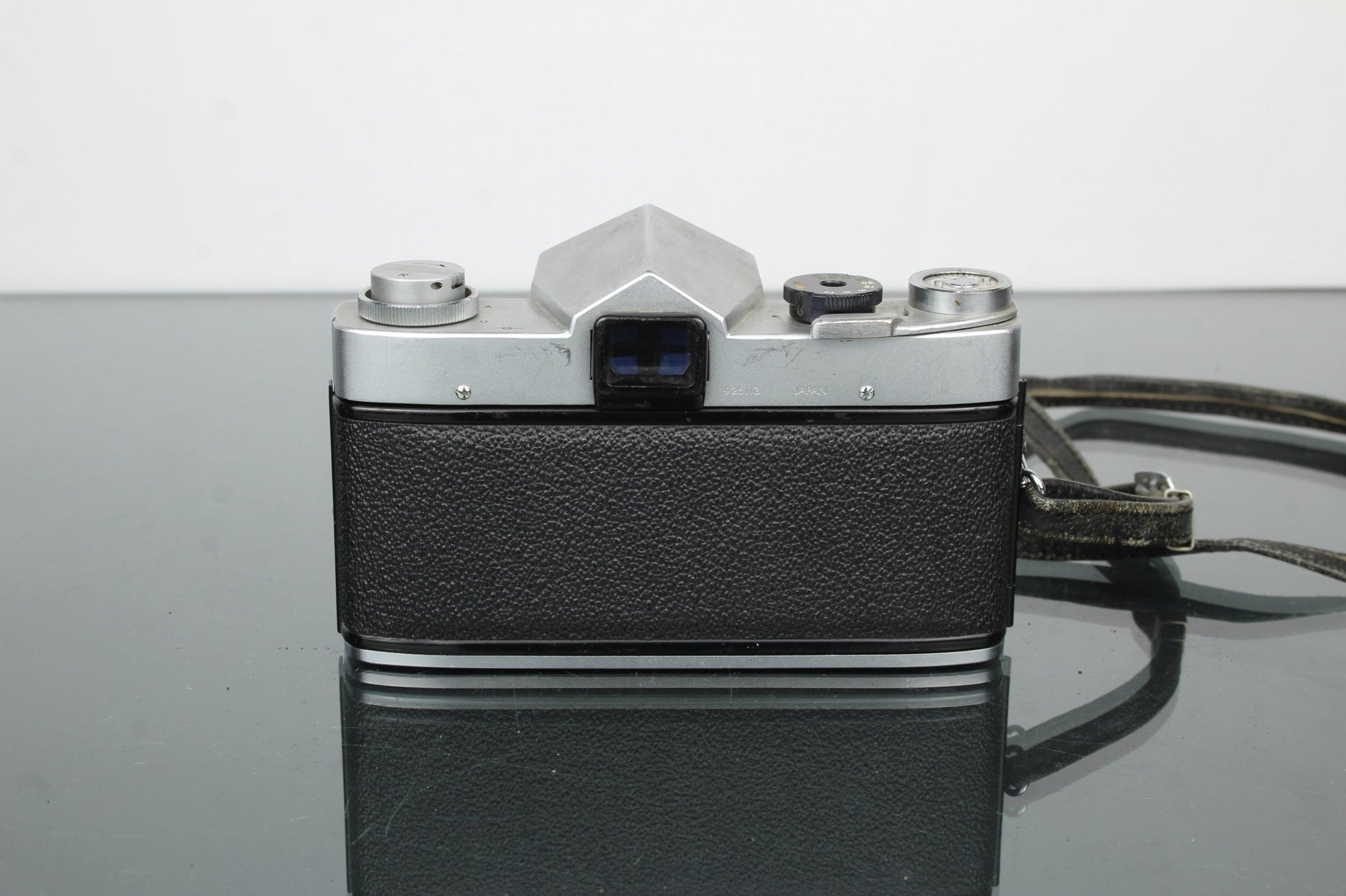 Yashica reflex 35 + Yashinon 1:2 5CM Lens - Dutch|Thrift